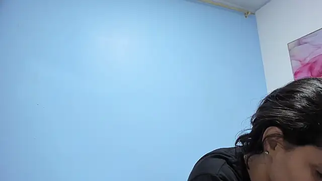 miajhonsonx online show from June 11, 1:31 pm