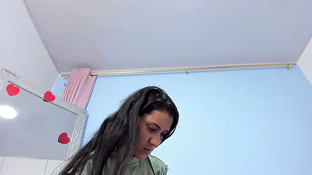 miajhonsonx online show from June 18, 1:37 pm