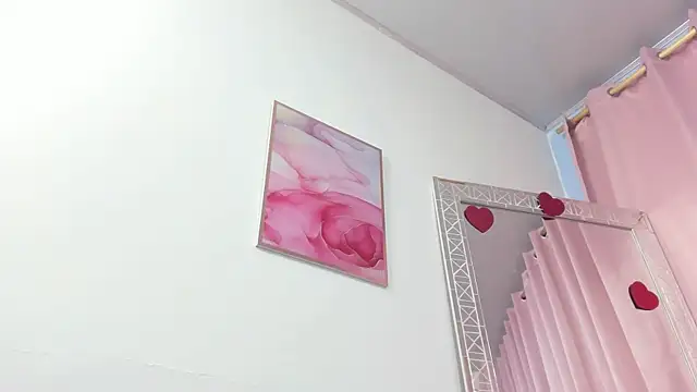 miajhonsonx online show from June 19, 1:59 pm