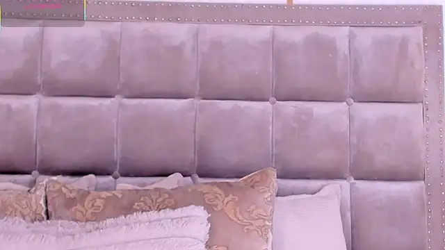 Snapshot of DakotaWangi chatting on June 8, 3:40 am DakotaWangi online show from June 8, 3:40 am