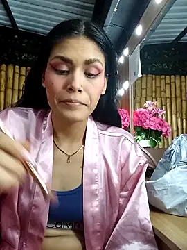 Snapshot of Isa_Rouse__ chatting on November 20, 2:01 am Isa Rouse online show from November 20, 2:01 am