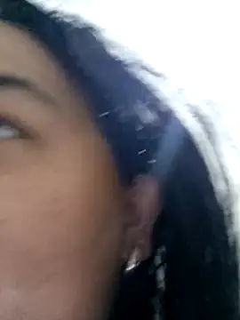 Snapshot of April_Becker chatting on December 17, 3:12 am April Becker online show from December 17, 3:12 am