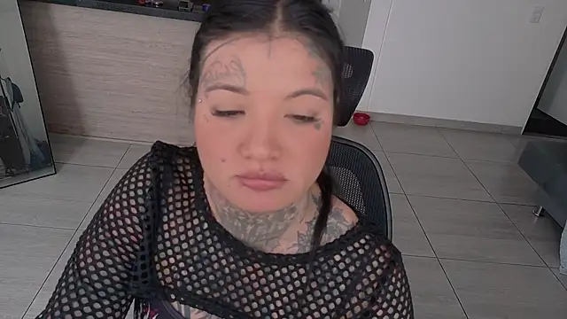 Unatatuada online show from November 4, 7:35 pm