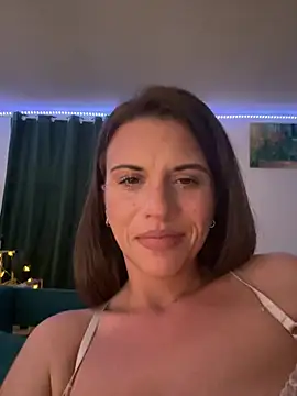 Snapshot of ScarlettNoirr chatting on June 25, 8:13 pm ScarlettNoirr online show from June 25, 8:13 pm