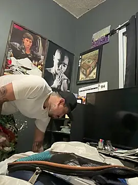Snapshot of busnfatnutsLildee chatting on April 14, 8:31 am busnfatnutsLildee online show from April 14, 8:31 am