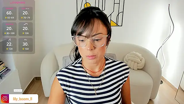 Snapshot of Lyliboomm chatting on June 3, 10:37 pm Lyliboomm online show from June 3, 10:37 pm