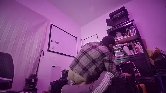 jasoncali305 online show from January 6, 8:07 am