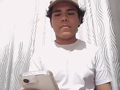 Snapshot of kjesusd12 chatting on October 1, 9:21 pm kjesusd12 online show from October 1, 9:21 pm