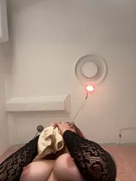 hannahst  online show from April 30, 8:57 pm