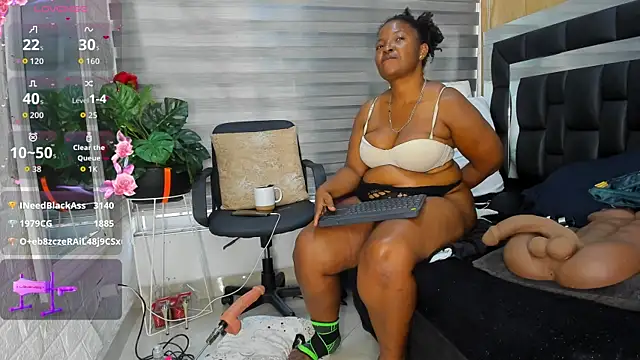 Snapshot of sheyla__ebony chatting on August 1, 12:37 pm sheyla ebony online show from August 1, 12:37 pm