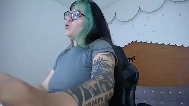 Snapshot of nicte_t_ chatting on October 1, 7:53 pm nicte t  online show from October 1, 7:53 pm