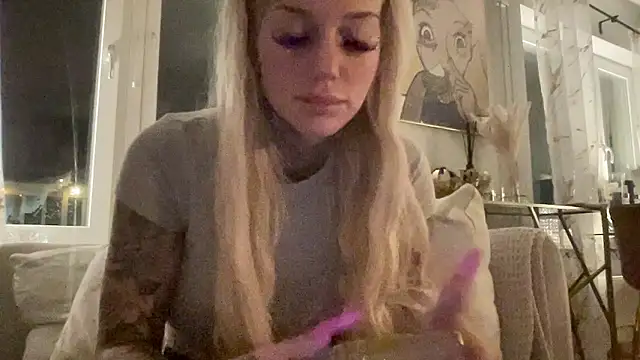 paulinaalatalo online show from January 7, 7:49 pm