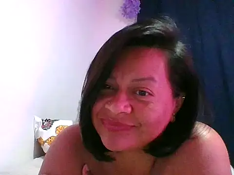 adri89-g online show from October 16, 11:39 pm