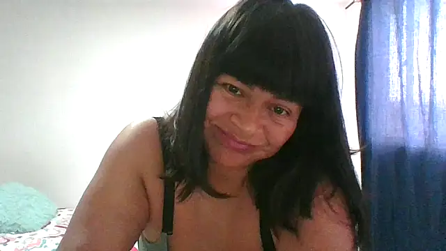 Snapshot of adri89-g chatting on January 15, 4:11 pm adri89-g online show from January 15, 4:11 pm