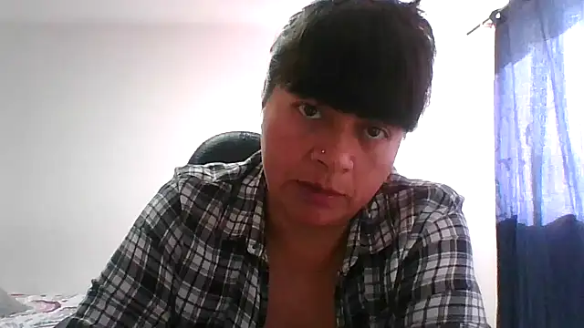 Snapshot of adri89-g chatting on February 5, 2:11 pm adri89-g online show from February 5, 2:11 pm