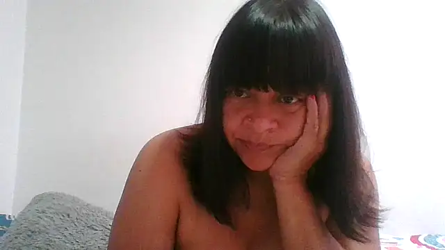 Snapshot of adri89-g chatting on February 10, 1:37 pm adri89-g online show from February 10, 1:37 pm