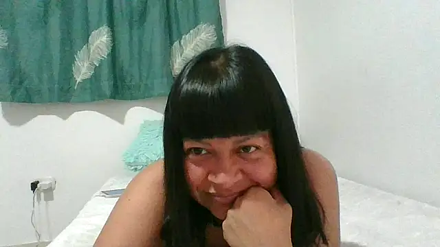 Snapshot of adri89-g chatting on February 14, 9:55 pm adri89-g online show from February 14, 9:55 pm