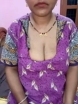 Snapshot of KannadaTamilTeluguBeauty chatting on May 4, 4:36 pm KannadaTamilTeluguBeauty online show from May 4, 4:36 pm