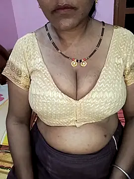 Snapshot of KannadaTamilTeluguBeauty chatting on May 6, 5:40 pm KannadaTamilTeluguBeauty online show from May 6, 5:40 pm