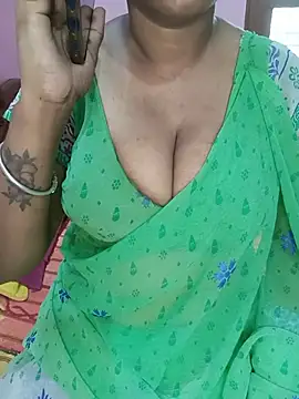 Snapshot of KannadaTamilTeluguBeauty chatting on May 20, 9:15 am KannadaTamilTeluguBeauty online show from May 20, 9:15 am