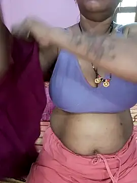 Snapshot of KannadaTamilTeluguBeauty chatting on June 5, 8:31 am KannadaTamilTeluguBeauty online show from June 5, 8:31 am
