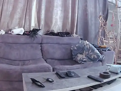 Snapshot of Alexis21821 chatting on November 5, 6:35 am Alexis21821 online show from November 5, 6:35 am