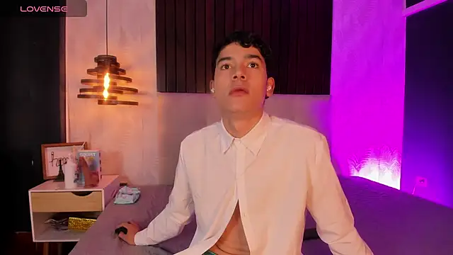 SandroVeyra online show from December 1, 3:33 am