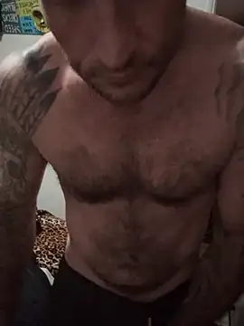 Snapshot of skip69xxx chatting on June 27, 6:51 am skip69xxx online show from June 27, 6:51 am