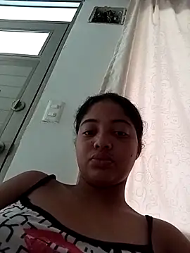 Snapshot of Camila-18w chatting on October 29, 1:46 pm Camila-18w online show from October 29, 1:46 pm