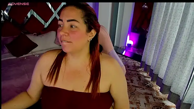 alexiaystive3 online show from October 13, 3:56 pm