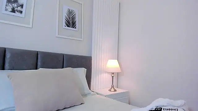 Snapshot of cherry_skinny_ chatting on November 26, 3:51 am cherry skinny online show from November 26, 3:51 am