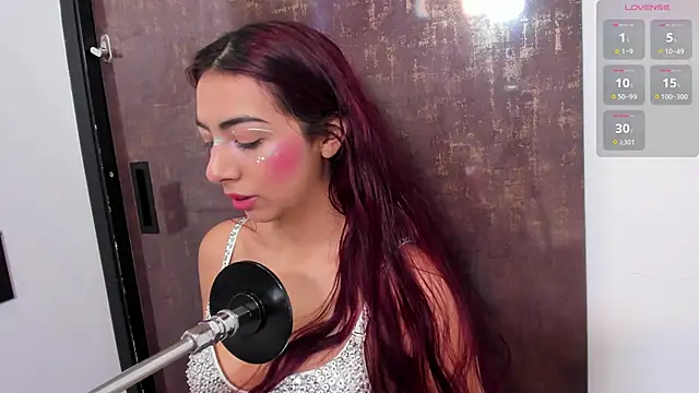 Snapshot of cherry_skinny_ chatting on December 5, 3:59 am cherry skinny online show from December 5, 3:59 am