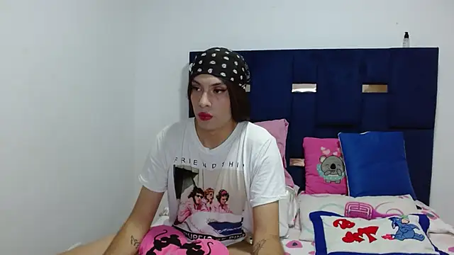 PinkLuna LolaBloom online show from May 3, 3:23 am