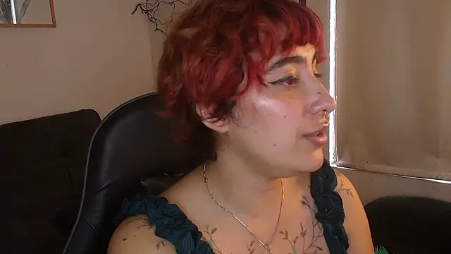 Miacatsito3 online show from February 10, 9:08 pm