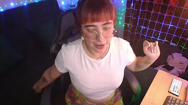Miacatsito3 online show from April 28, 2:38 am