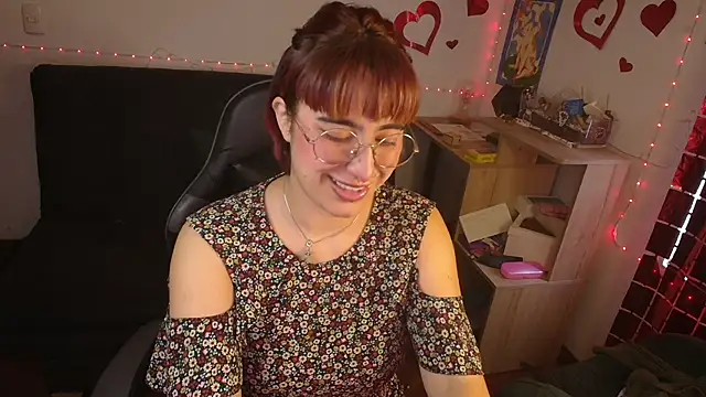 Snapshot of Miacatsito3 chatting on May 12, 10:29 pm Miacatsito3 online show from May 12, 10:29 pm