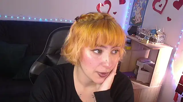 Snapshot of Miacatsito3 chatting on June 9, 7:03 pm Miacatsito3 online show from June 9, 7:03 pm