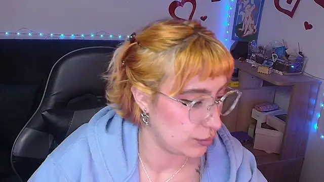 Snapshot of Miacatsito3 chatting on June 16, 6:16 am Miacatsito3 online show from June 16, 6:16 am
