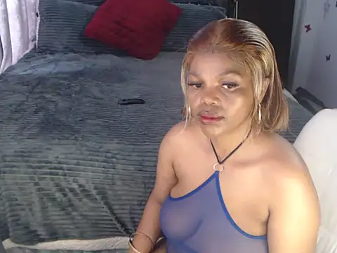 Snapshot of boujee01 chatting on October 31, 11:22 am boujee01 online show from October 31, 11:22 am