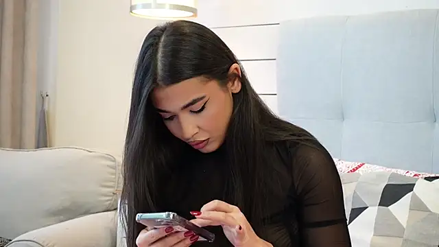 Snapshot of MyaMuse chatting on November 13, 11:31 am MyaMuse online show from November 13, 11:31 am