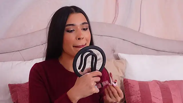 Snapshot of MyaMuse chatting on November 26, 8:26 am MyaMuse online show from November 26, 8:26 am