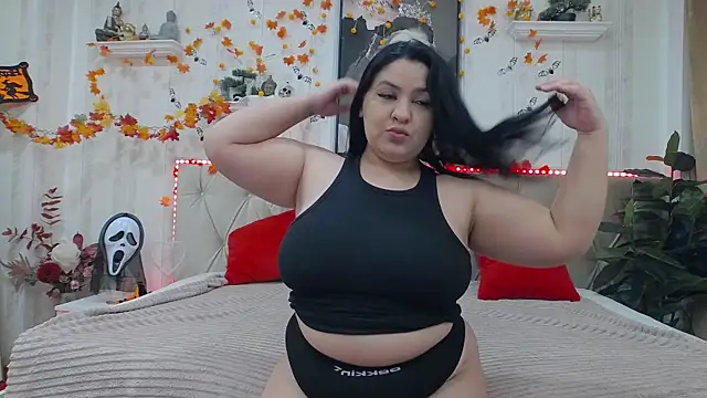 Snapshot of CurvyAleya chatting on October 26, 5:52 pm CurvyAleya online show from October 26, 5:52 pm