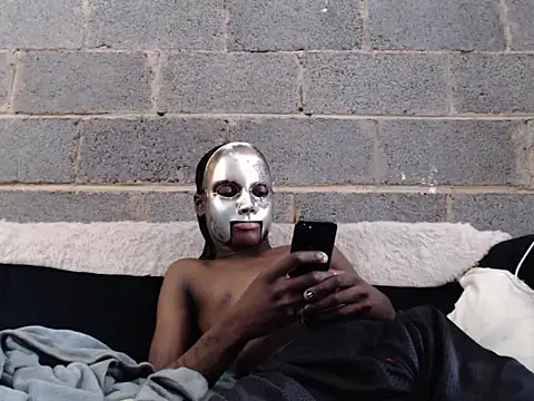 Snapshot of Romeo_Favent chatting on September 25, 10:52 am Romeo Favent online show from September 25, 10:52 am