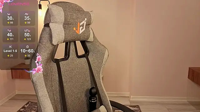 Frences Eyes online show from November 9, 1:31 pm