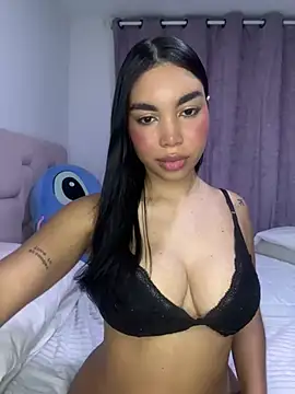 karolaalcendra online show from February 12, 3:34 am