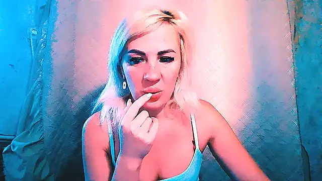 Snapshot of EmmaCat_ chatting on September 17, 5:20 am EmmaCat online show from September 17, 5:20 am