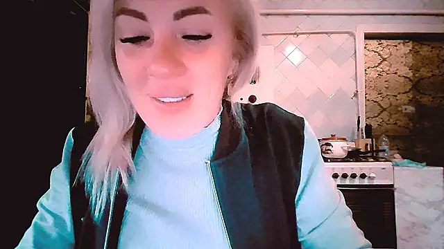 Snapshot of EmmaCat_ chatting on September 26, 8:40 am EmmaCat online show from September 26, 8:40 am