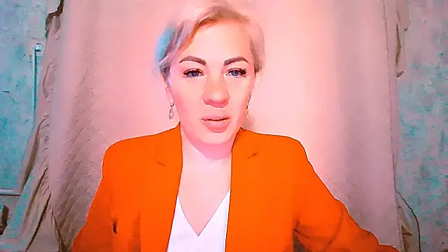 Snapshot of EmmaCat_ chatting on September 28, 4:51 am EmmaCat online show from September 28, 4:51 am