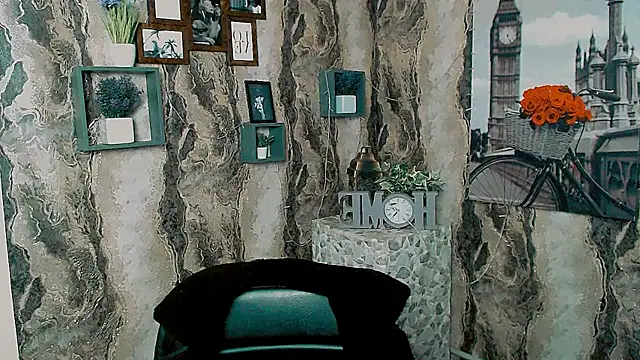 Snapshot of EmmaCat_ chatting on October 1, 5:02 am EmmaCat online show from October 1, 5:02 am