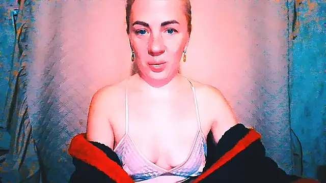 Snapshot of EmmaCat_ chatting on October 2, 5:09 pm EmmaCat online show from October 2, 5:09 pm